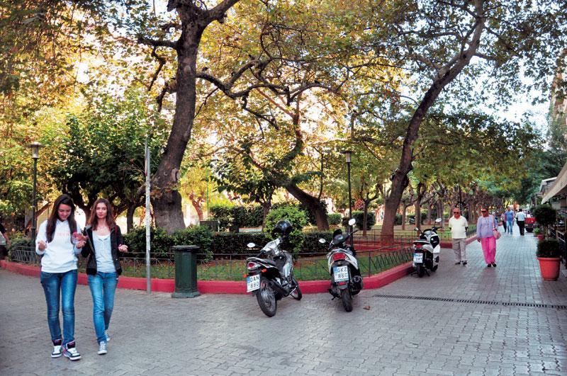 Menta Errathens Apartment - Athens Center, 5 Bd, 2 Bath エクステリア 写真