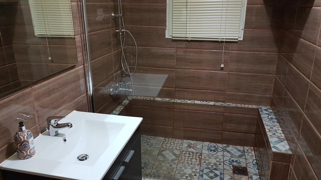 Menta Errathens Apartment - Athens Center, 5 Bd, 2 Bath エクステリア 写真